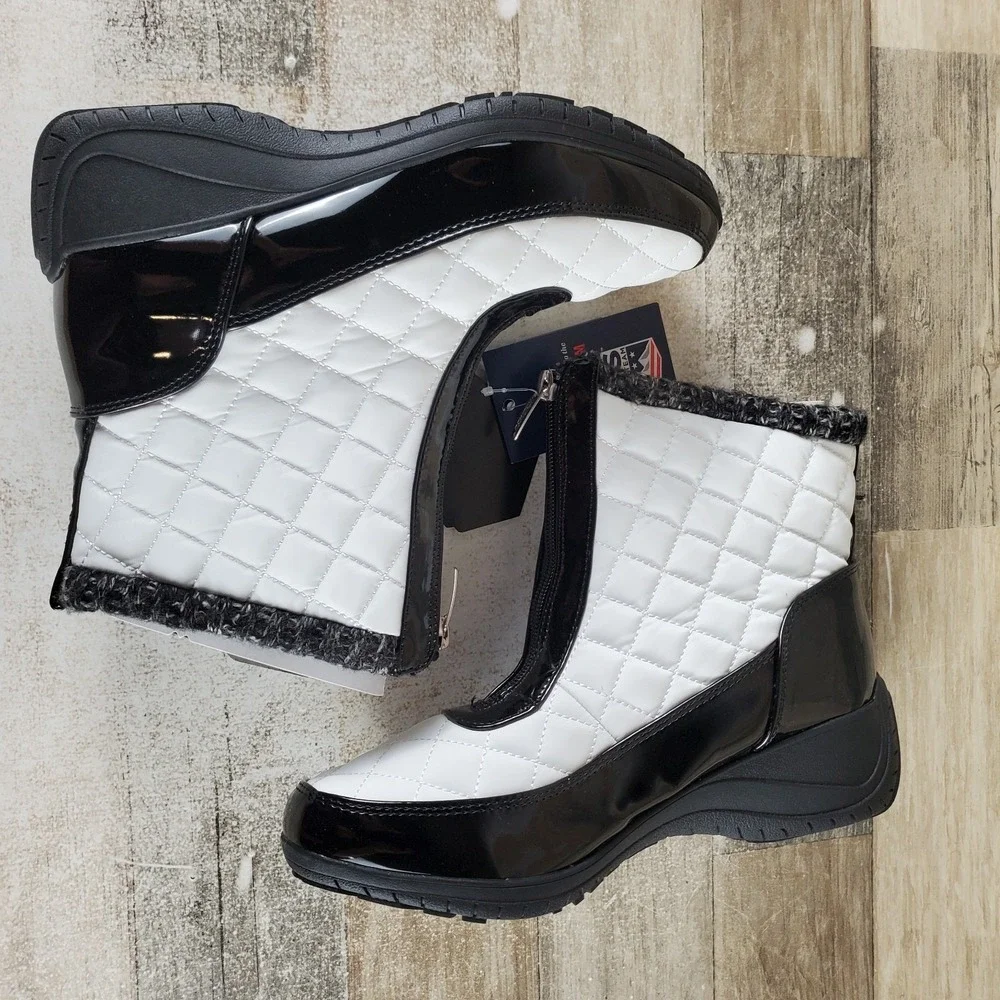 Khombu Megan Womens Winter Boots White Black Waterproof Front Zip Size 8 W